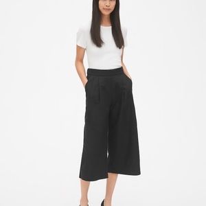 Gap wide leg linen pants. Size 4. Black.